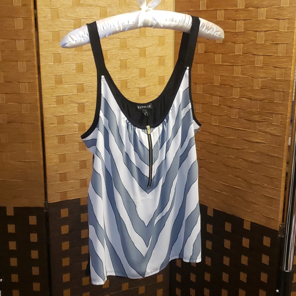 👖👠💼 Express Flowy Lightweight V-Striped Summer Top NWT sz M